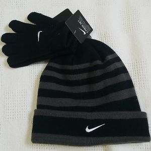 NWT Youth NIKE Black Beanie HAT & GLOVE SET